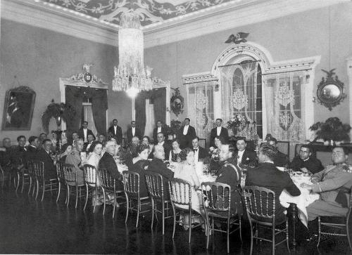 Banquete no Palácio de São Lourenço. Atual Sala Verde ou Sala Império - Vicentes - 1930