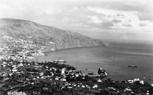 Baía do Funchal - Fotografia da área Avista Navios - desc. - 1934